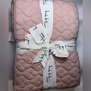 Nicole Miller Blush Pink knitted  Quilt-Full/ Queen